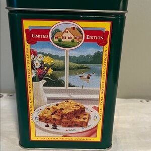 Nestle Toll House Green Cookie Tin - Limited Edition